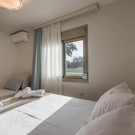 דירה Arelia Beachfront Sea View