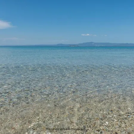 Arelia Beachfront Sea View דירה *