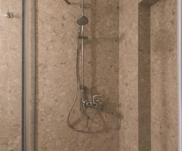 アパート Arelia Beachfront Sea View ペフコホリ