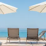 Arelia Beachfront Sea View 公寓 *