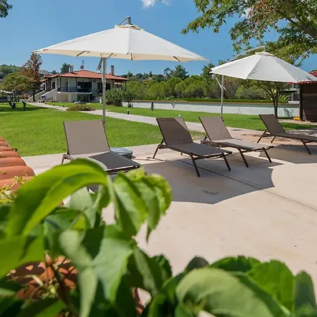 아파트 Arelia Beachfront Sea View *