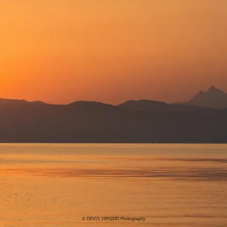 Apartment Arelia Beachfront Sea View Pefkochori