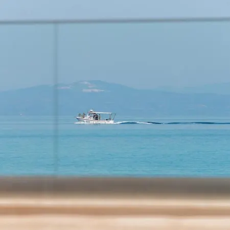 Arelia Beachfront Sea View Apartment
