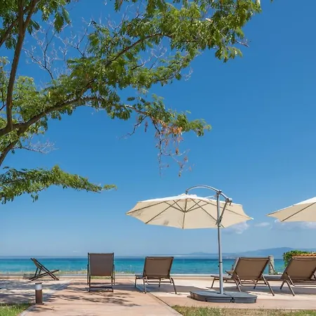 아파트 Arelia Beachfront Sea View 페프코초리