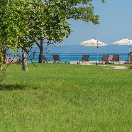 Arelia Beachfront Sea View *