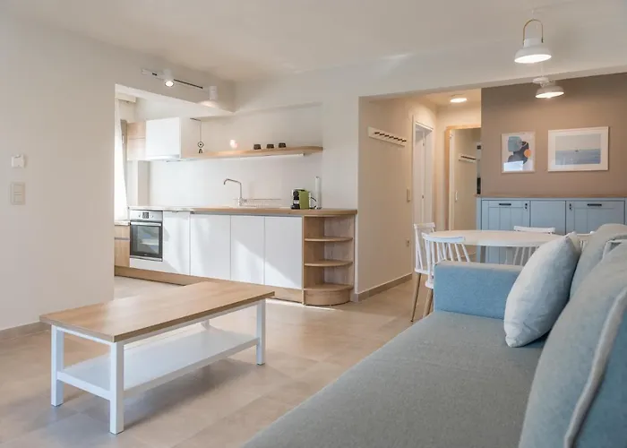 Апартаменты Arelia Beachfront Sea View *