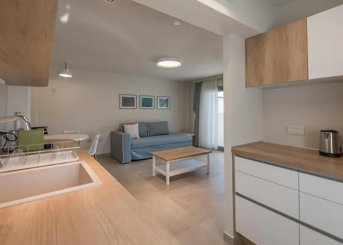 Arelia Beachfront Sea View * Пефкохори