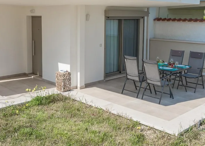 Arelia Beachfront Sea View Пефкохори