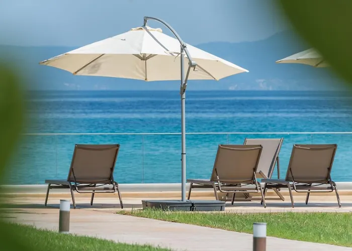 Arelia Beachfront Sea View Пефкохори